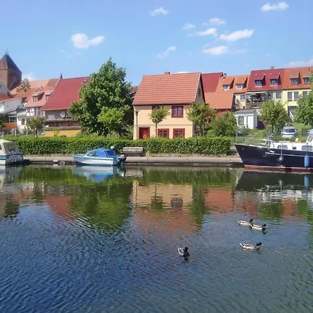 Hafenflair Am Plauer See, Cleaning Included *